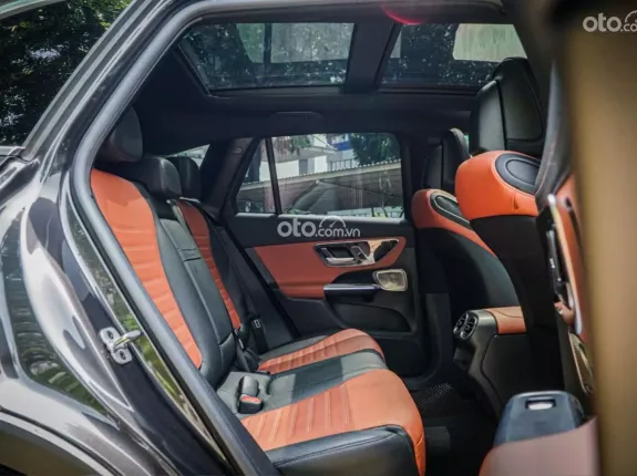 Mercedes-Benz GLC 300 4Matic 2023 - Xán Titan lướt nhẹ cực đẹp