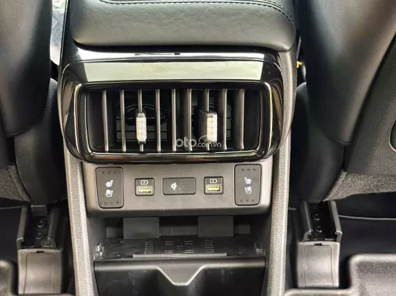 Hyundai Custin 1.5T-GDi Đặc biệt 2024 - SIÊU LƯỚT