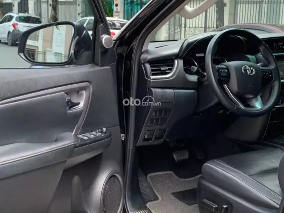 Toyota Fortuner 2.4G 4x2 AT  2022 - SỐ TỰ ĐỘNG 7 CHỖ
