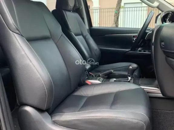 Toyota Fortuner 2.4G 4x2 AT  2022 - SỐ TỰ ĐỘNG 7 CHỖ