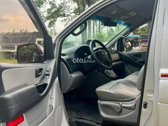 Hyundai Grand Starex 2.4 AT 2012 - STAREX tải van đông lạnh 3 chỗ, đời 2012 TỰ ĐỘNG