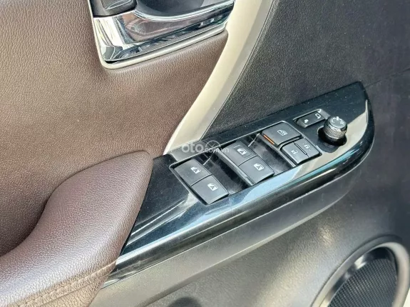 Toyota Fortuner 2.7 V 4X4 AT 2017 - MODEL 2018 | NHẬP KHẨU INDONESIA