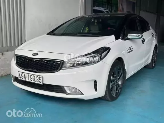 Kia Cerato 1.6 MT 2017 - Thiết kế trẻ trunng, năng động