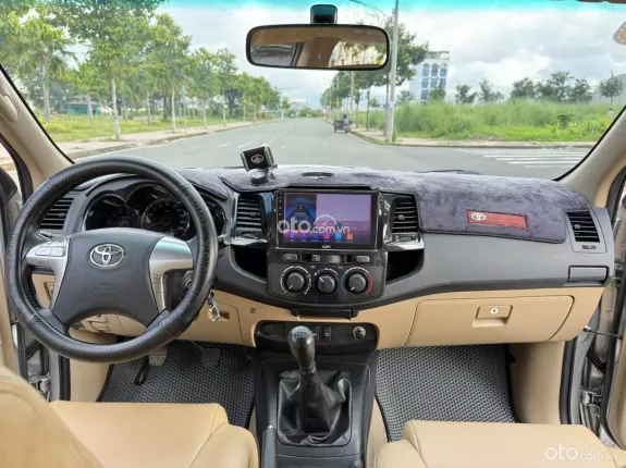 Toyota Fortuner 2.4 MT 4x2 2015 - Máy dầu bền bỉ, tiết kiệm nhiên liệu, giữ giá tốt