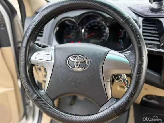 Toyota Fortuner 2.4 MT 4x2 2015 - Máy dầu bền bỉ, tiết kiệm nhiên liệu, giữ giá tốt