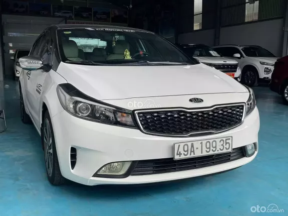 Kia Cerato 1.6 MT 2017 - Thiết kế trẻ trunng, năng động
