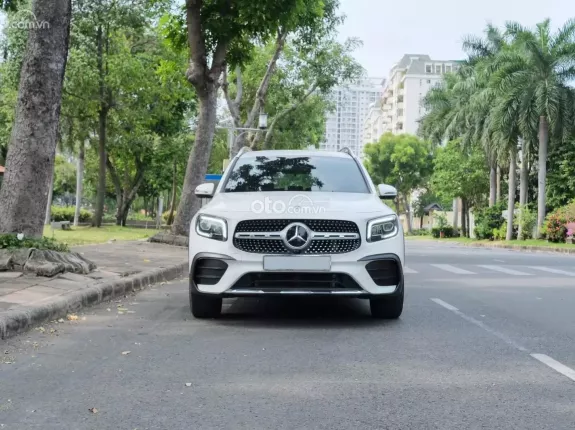 Mercedes-Benz GLB 200 AMG 2021 - Trắng - Nt Đen đỏ - Nhập Khẩu