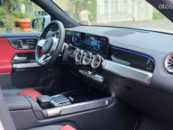 Mercedes-Benz GLB 200 AMG 2021 - Trắng - Nt Đen đỏ - Nhập Khẩu