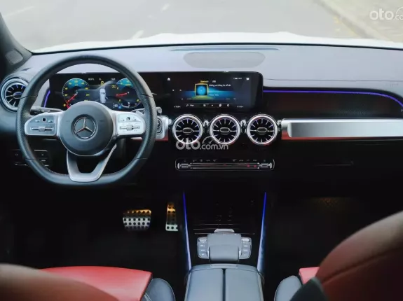 Mercedes-Benz GLB 200 AMG 2021 - Trắng - Nt Đen đỏ - Nhập Khẩu