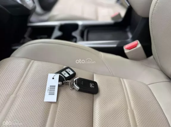 Honda CR-V 1.5 E 2019 - Thiếu kế gầm cao, kiểu dáng đẹp. Hôc trợ góp ngân hàng