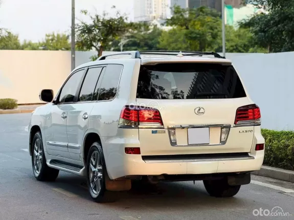Lexus LX 570 2013 - Lx570 sx2013 đăng ký lần đầu 2015 siêu mới, 1 chủ duy nhất từ đầu