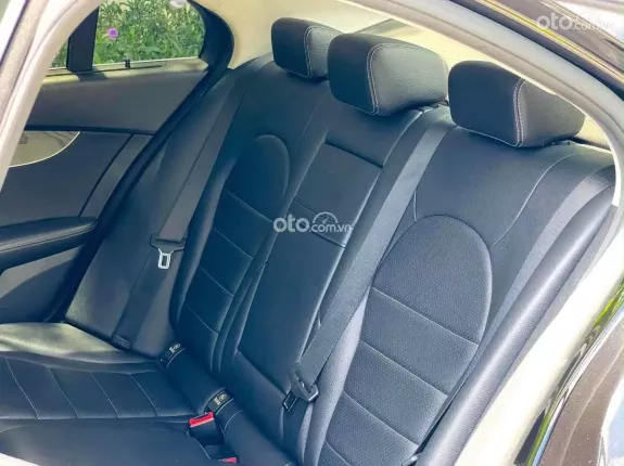 Mercedes-Benz C200 2.0 AT 2019 - Đen 57.000km