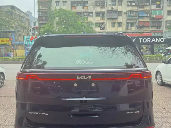 Kia Carnival 2.2D Signature 2022 - Xe màu xanh cavansite da bò, giá cực tốt