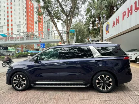 Kia Carnival 2.2D Signature 2022 - Xe màu xanh cavansite da bò, giá cực tốt