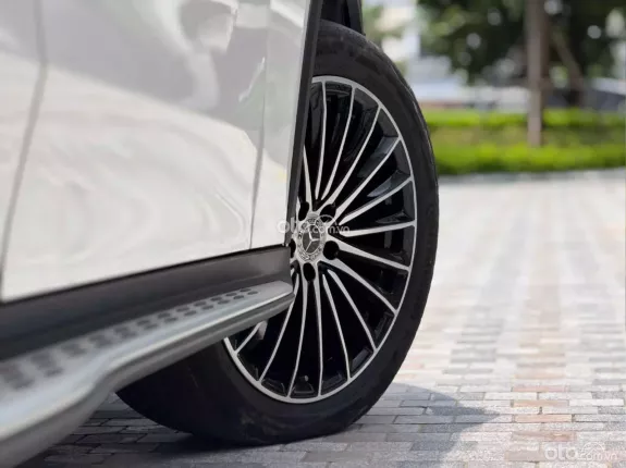 Mercedes-Benz GLC 300 4Matic 2023 - BAO ĐẬU BANK 70-90% (Ib Zalo tư vấn trực tiếp 24/7)