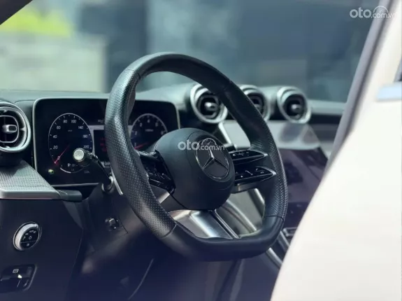 Mercedes-Benz GLC 300 4Matic 2023 - BAO ĐẬU BANK 70-90% (Ib Zalo tư vấn trực tiếp 24/7)
