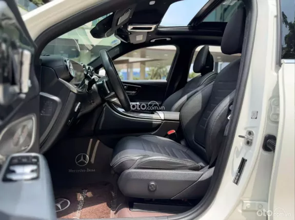 Mercedes-Benz GLC 300 4Matic 2023 - BAO ĐẬU BANK 70-90% (Ib Zalo tư vấn trực tiếp 24/7)