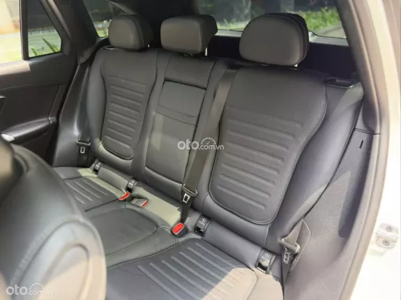 Mercedes-Benz GLC 300 4Matic 2023 - BAO ĐẬU BANK 70-90% (Ib Zalo tư vấn trực tiếp 24/7)