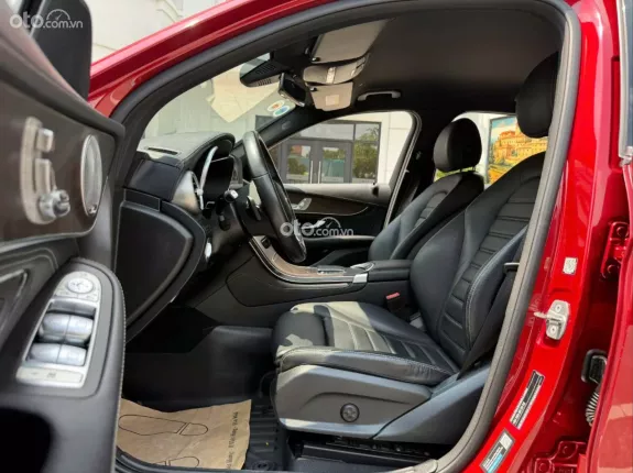 Mercedes-Benz GLC 200 4Matic 2019 - Xe đăng ký tháng 4/2020