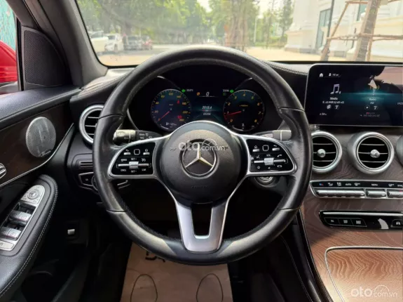 Mercedes-Benz GLC 200 4Matic 2019 - Xe đăng ký tháng 4/2020