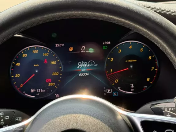 Mercedes-Benz GLC 200 4Matic 2019 - Xe đăng ký tháng 4/2020