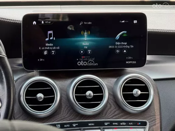 Mercedes-Benz GLC 200 4Matic 2019 - Xe đăng ký tháng 4/2020