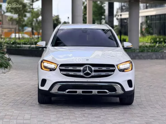 Mercedes-Benz GLC 200 4Matic 2021 - Xe trắng nội thất kem
