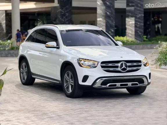 Mercedes-Benz GLC 200 4Matic 2021 - Xe trắng nội thất kem