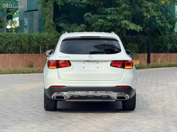 Mercedes-Benz GLC 200 4Matic 2021 - Xe trắng nội thất kem