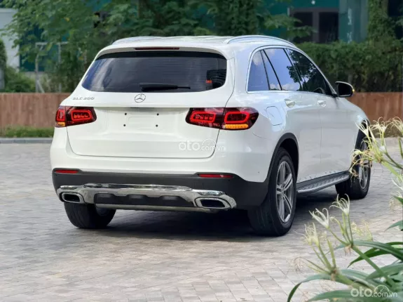 Mercedes-Benz GLC 200 4Matic 2021 - Xe trắng nội thất kem