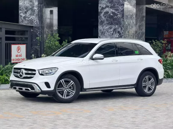 Mercedes-Benz GLC 200 4Matic 2021 - Xe trắng nội thất kem