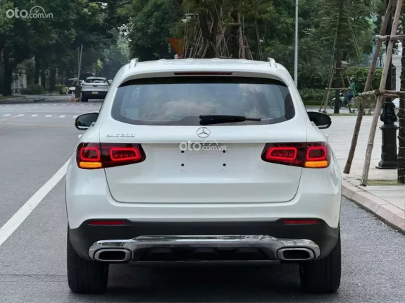 Mercedes-Benz GLC 200 4Matic 2021 - Xe lăn bánh 5v, 1 chủ từ mới