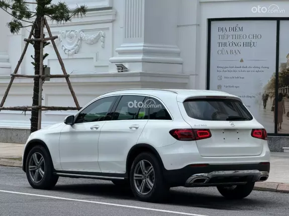 Mercedes-Benz GLC 200 4Matic 2021 - Xe lăn bánh 5v, 1 chủ từ mới