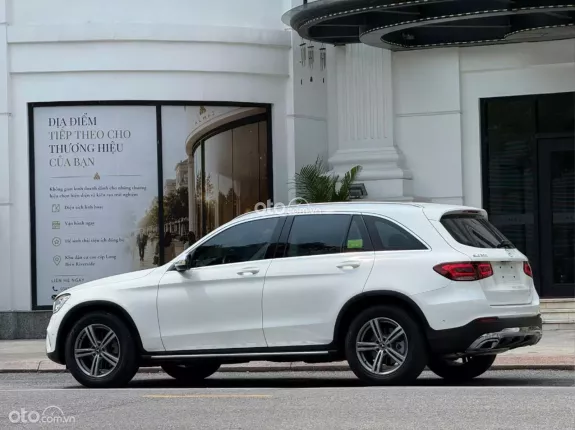 Mercedes-Benz GLC 200 4Matic 2021 - Xe lăn bánh 5v, 1 chủ từ mới