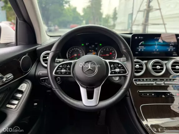 Mercedes-Benz GLC 200 4Matic 2021 - Xe lăn bánh 5v, 1 chủ từ mới