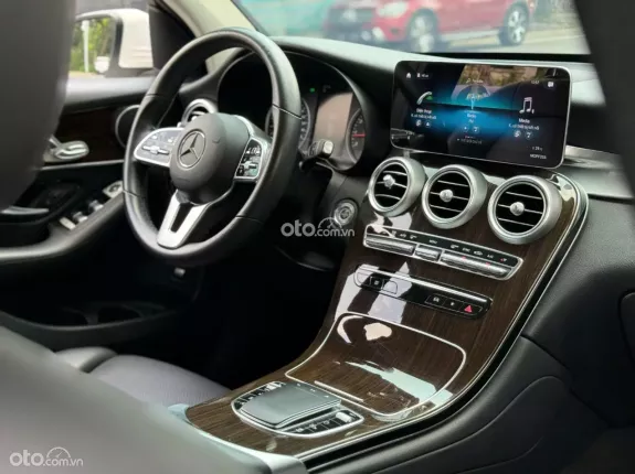 Mercedes-Benz GLC 200 4Matic 2021 - Xe lăn bánh 5v, 1 chủ từ mới