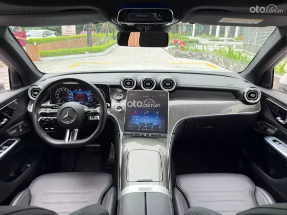 Mercedes-Benz GLC 300 4Matic 2023 - Xe màu trắng nội thất đen, cực sang