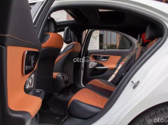 Mercedes-Benz C300 AMG 2025 - Bao check test - Bảo hành chính hãng dài