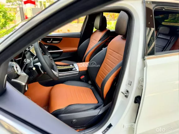 Mercedes-Benz C300 AMG 2025 - BAO ĐẬU BANK 70-90% (Ib Zalo tư vấn trực tiếp 24/7)