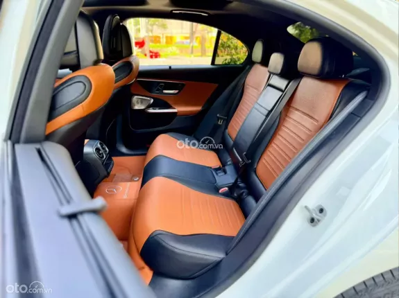 Mercedes-Benz C300 AMG 2025 - BAO ĐẬU BANK 70-90% (Ib Zalo tư vấn trực tiếp 24/7)