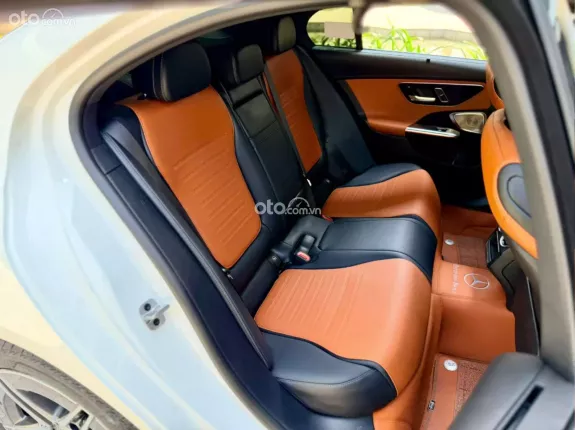 Mercedes-Benz C300 AMG 2025 - BAO ĐẬU BANK 70-90% (Ib Zalo tư vấn trực tiếp 24/7)