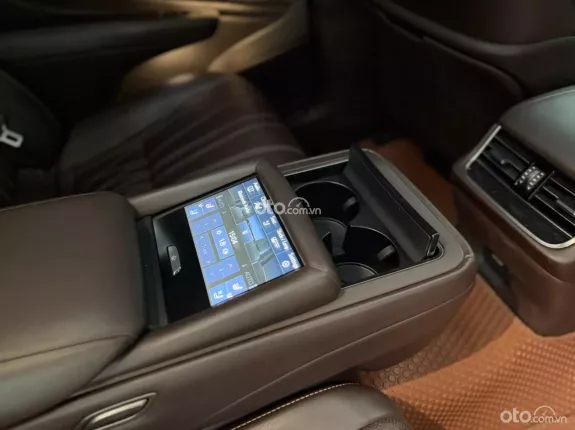 Lexus LS 500 2019 - LEXUS LS500 2020