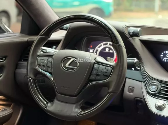 Lexus LS 500 2019 - LEXUS LS500 2020