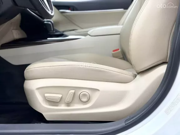 Toyota Camry 2.5Q 2020 - Cọp nhất thị trường chuyển nhượng