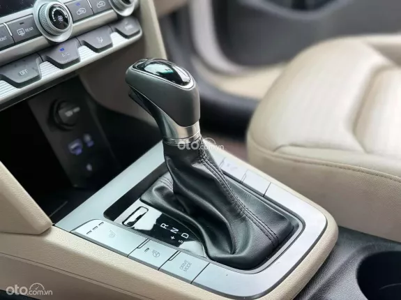 Hyundai Elantra   2.0 AT 2021 - Phong cách hiện đại, tiết kiệm nhiên liệu. Hỗ trợ góp ngân hàng