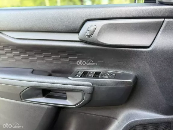 Ford Ranger XLS 2.0L HP 4x4 6AT 2025 - Xe cực chất, sang trọng. Động cơ khỏe, tiết kiệm nhiên liệu. Hỗ trợ góp ngân hàng
