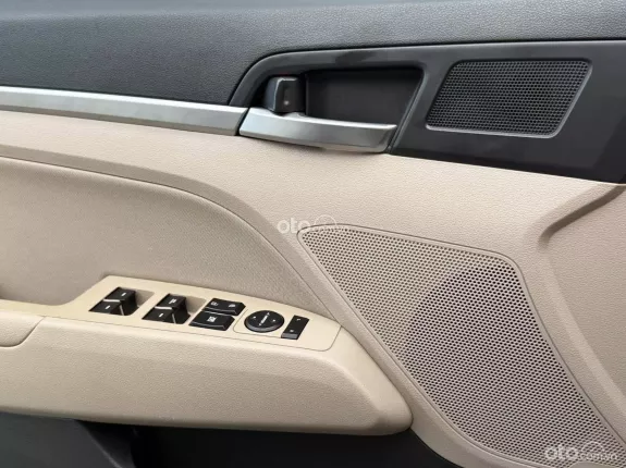 Hyundai Elantra 1.8 MT 2021 - Nhỏ gọn dễ sử dụng, tiết kiệm nhiên liệu. Hỗ trợ góp ngân hàng