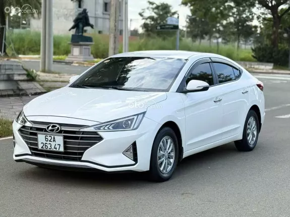 Hyundai Elantra 1.8 MT 2021 - Nhỏ gọn dễ sử dụng, tiết kiệm nhiên liệu. Hỗ trợ góp ngân hàng