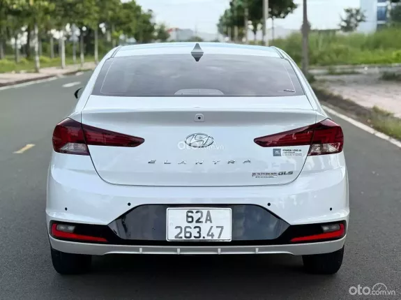 Hyundai Elantra 1.8 MT 2021 - Nhỏ gọn dễ sử dụng, tiết kiệm nhiên liệu. Hỗ trợ góp ngân hàng