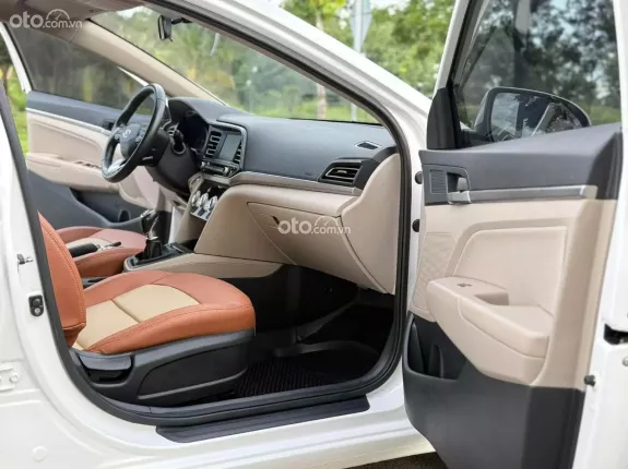 Hyundai Elantra 1.8 MT 2021 - Nhỏ gọn dễ sử dụng, tiết kiệm nhiên liệu. Hỗ trợ góp ngân hàng
